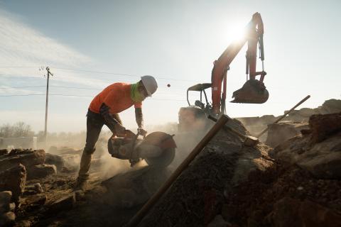 Demo Sawing a Rock for the Hub at Centennial 